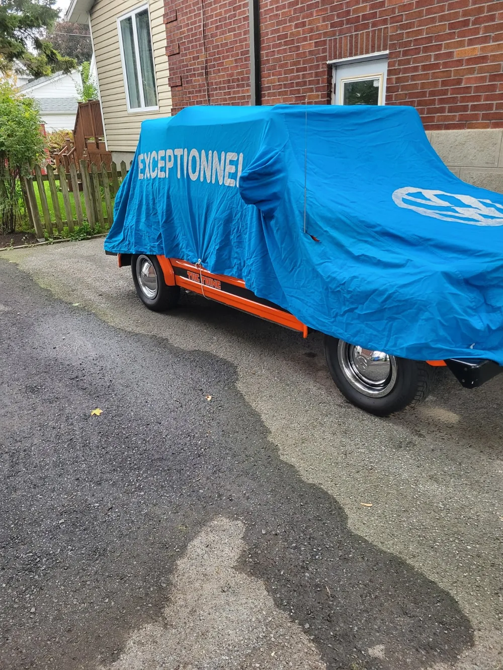 Volkswagen Thing couverte après sa préparation afin de rester propre avant l’exposition